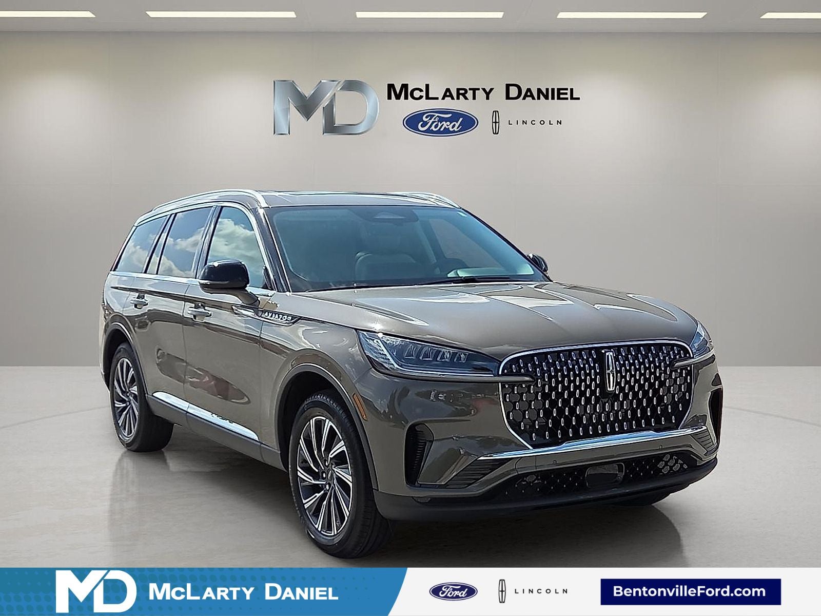 2026 Lincoln Aviator Premiere in Harbor Gray — front three-quarter view