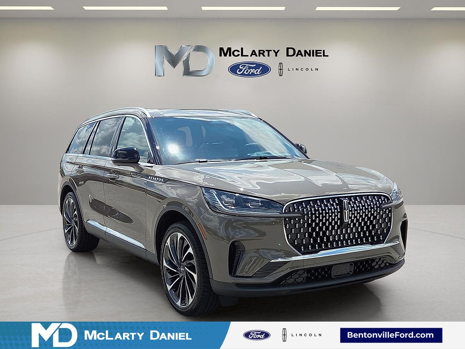 2026 Lincoln Aviator Reserve in Harbor Gray Clearcoat — front three-quarter view