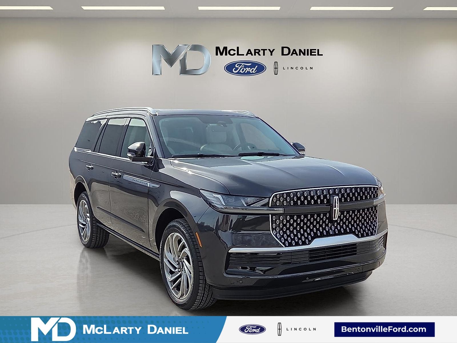 2026 Lincoln Navigator Reserve in Starlight — front three-quarter view