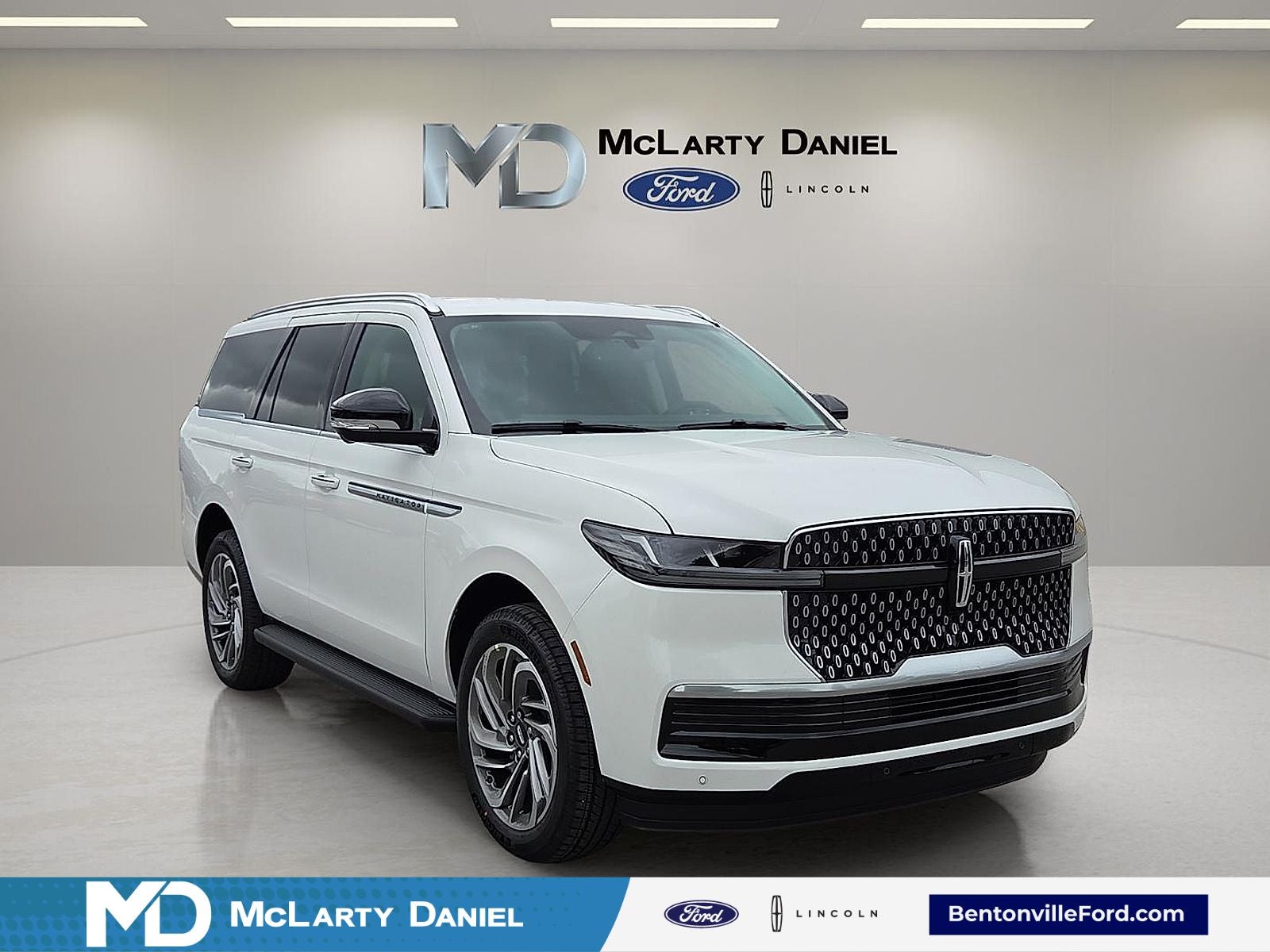 2026 Lincoln Navigator Premiere in White Metallic — front three-quarter view