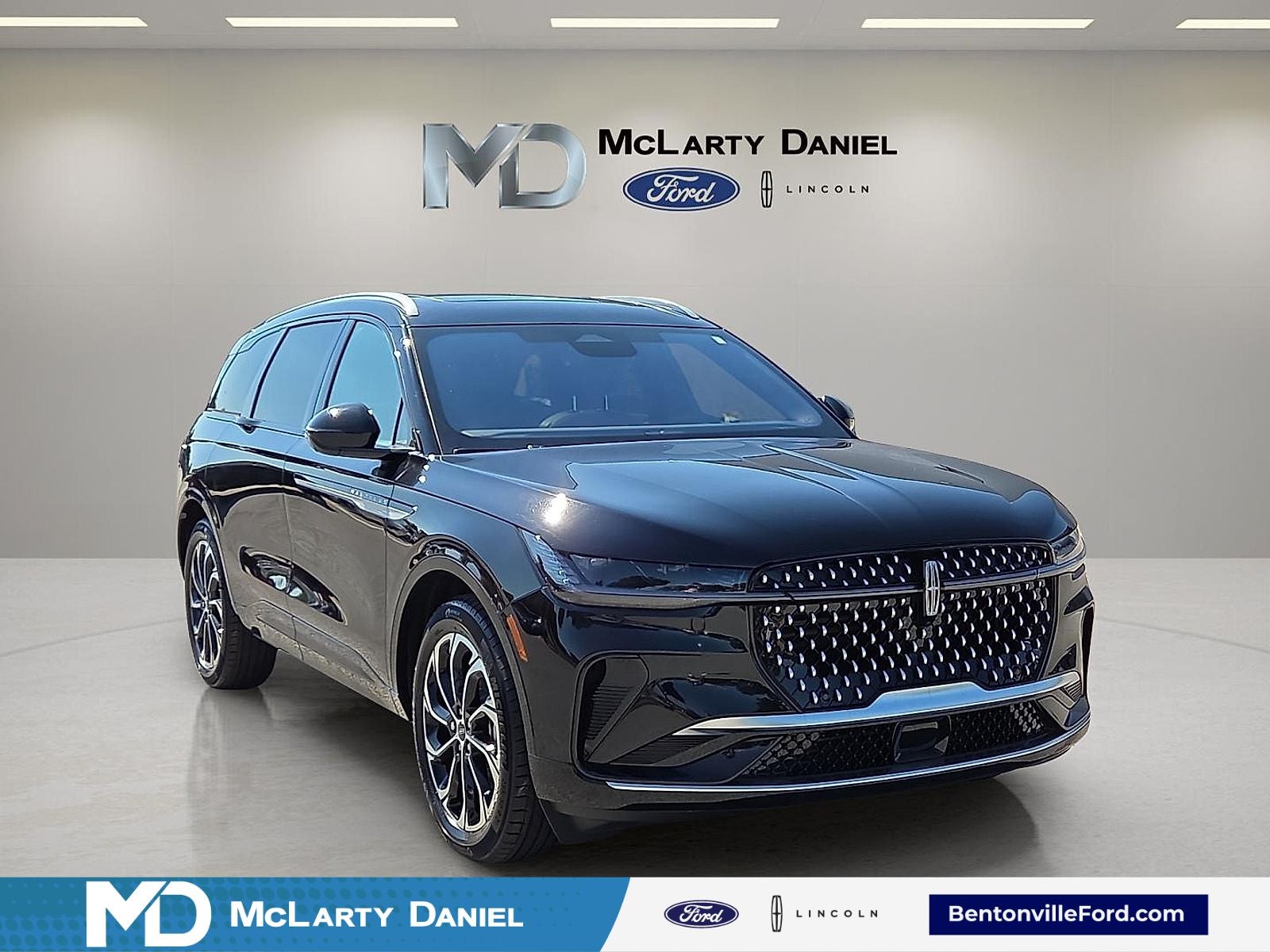 2026 Lincoln Nautilus Reserve in Infinite Black Metallic Clearcoat — front three-quarter view